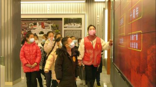 柏垫镇：走进红色课堂传承红色文化