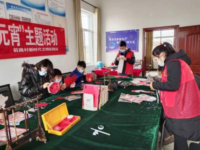 巧手做花灯 欢乐迎元宵