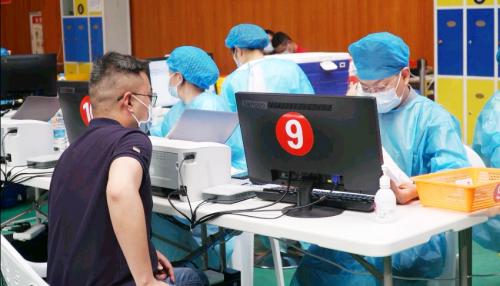 我市方舱式新冠病毒疫苗集中接种点正式启用