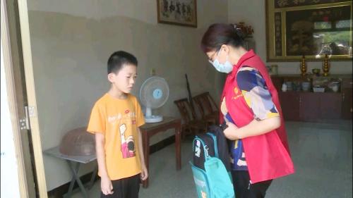 “叮咚”138个“微心愿”成功送达——市妇联点亮“微心愿”圆梦困难儿童