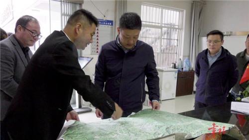 周其红到杨滩镇、四合乡调研指导工作