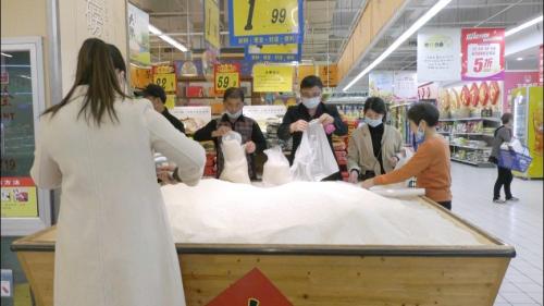 我市生活物资供应充足 价格稳定