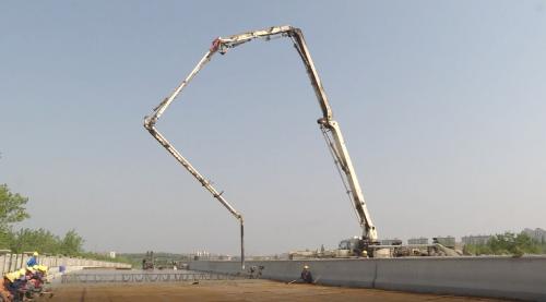 松涛路跨粮长河桥梁工程主体完工