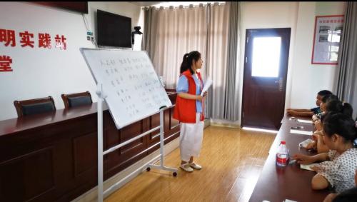 公益课堂，为暑期生活“添彩”