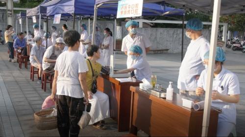 健康口腔义诊活动进社区