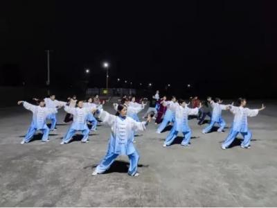 【暖民心 见行动】誓节镇：幸福“加油站” 晚年“添色彩”