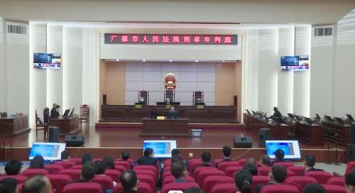 旁听庭审 用“案中人”警醒“身边人”