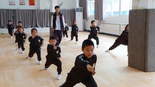 震龙小学：有声有色有花样 五育并举创文明